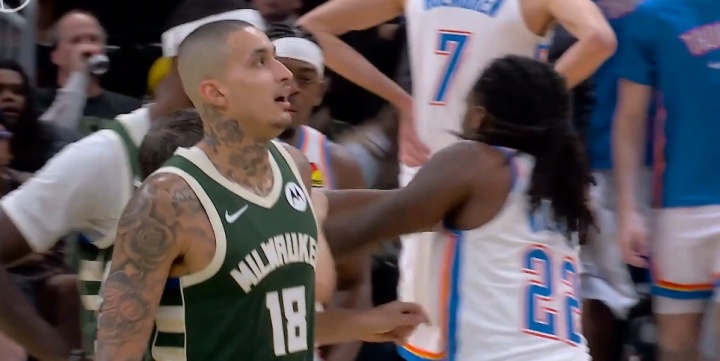 世界杯官方app下载平台-冲突！波蒂斯肘击升级一级恶犯 华莱士报复性推搡没推动吃T！